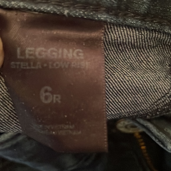 Women’s Express Jeans they have some stretch. Size 6R - Picture 7 of 9